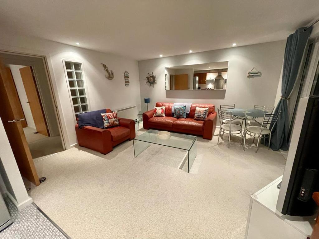 Sea View Apartment At The Beach! Llanelli Eksteriør bilde